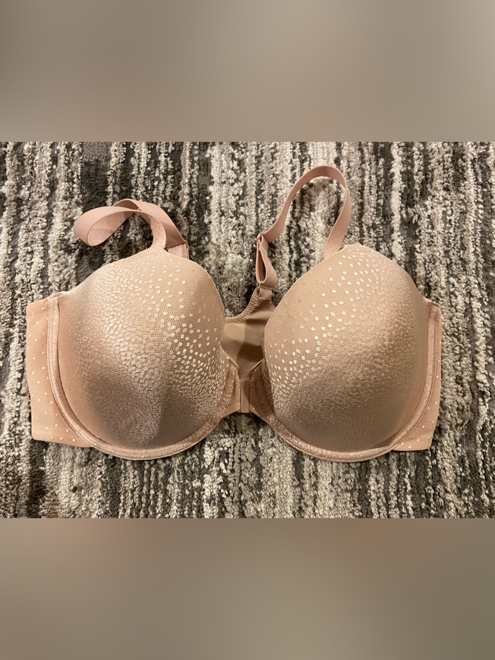 Wacoal 38DDD Beige Bra Front Closure